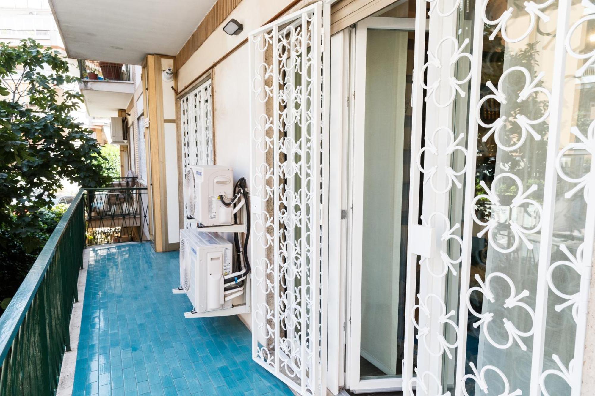 Maison Chic Cornelia - San Pietro Apartment Rom